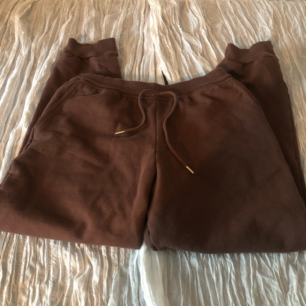 Brown DK Active sweatpants size Medium